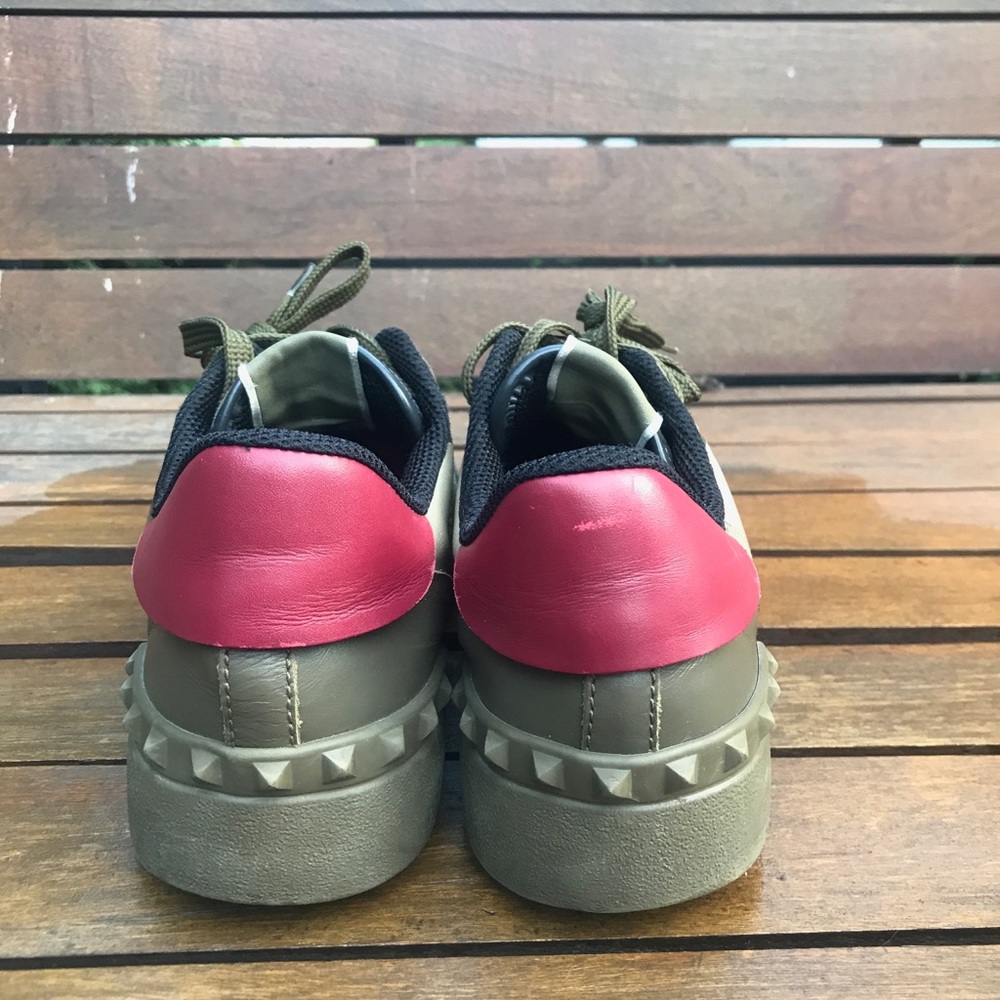 Sneakers - Picture 6 of 6